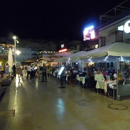 Апартаменти Luxury Ground-floor 5 Stars, 2 Bedrooms, 2 Bathrooms, Free Wifi *