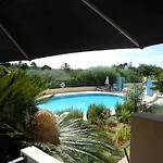 Luxury Ground-floor 5 Stars, 2 Bedrooms, 2 Bathrooms, Free Wifi Apartament
