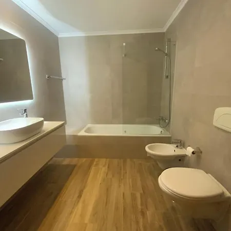 Διαμέρισμα Luxury Ground-floor 5 Stars, 2 Bedrooms, 2 Bathrooms, Free Wifi Αλμπουφέιρα